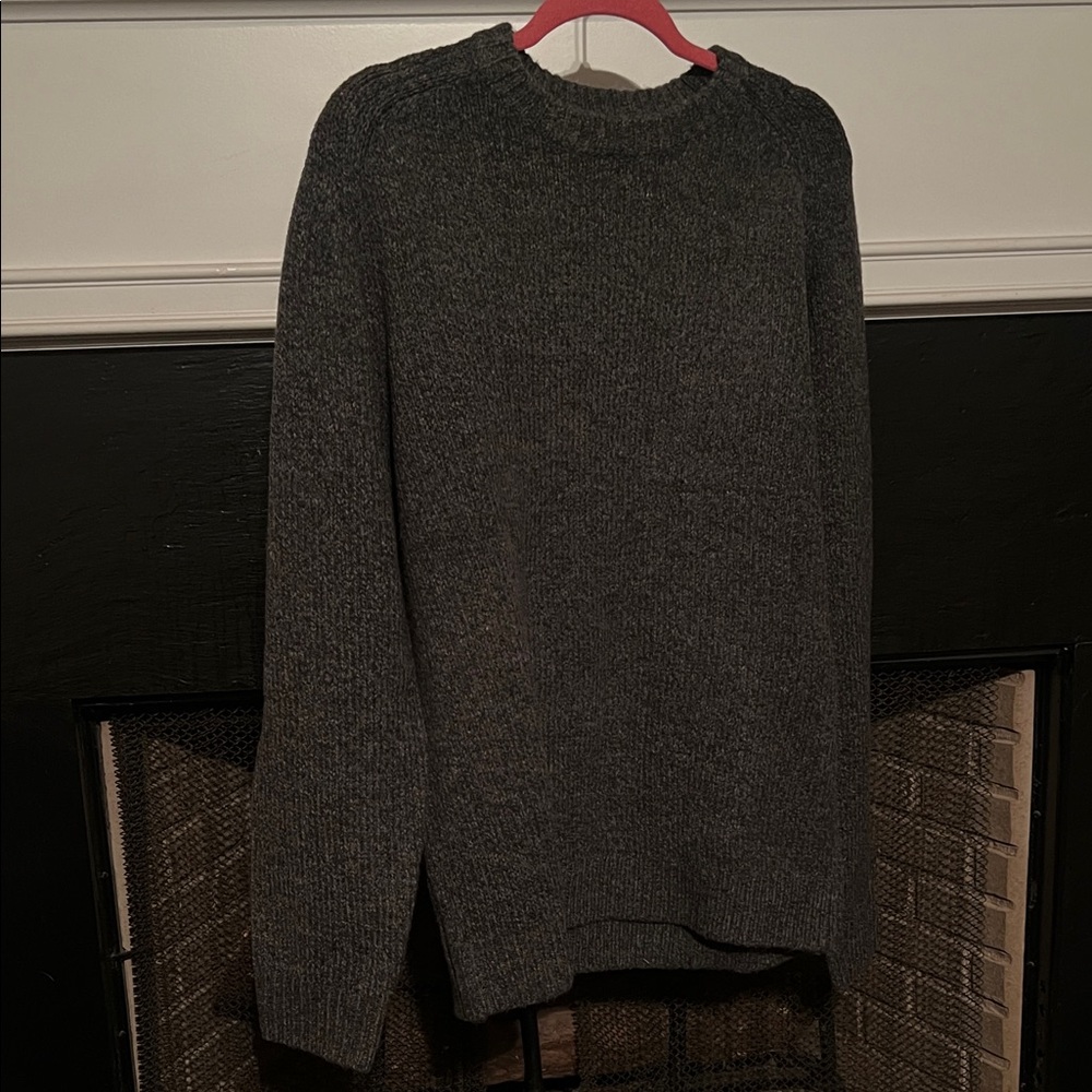 NWT Grayers Dark Charcoal Crewneck Sweater